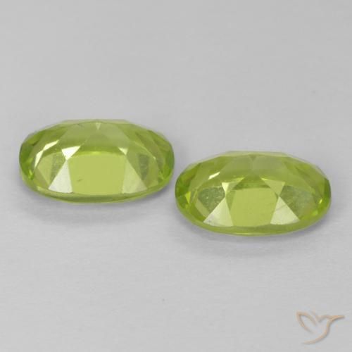 Gemas de Peridoto Verde medio natural de 1.79 ct, Ovalada, VVS-VS
