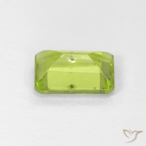 Peridoto Verde medio natural de 1.04 ct, Corte Octágono / Esmeralda, VS-SI