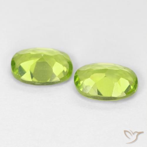 Gemas de Peridoto Verde medio natural de 1.77 ct, Ovalada, VS