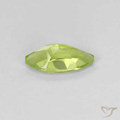 Peridoto Verde medio natural de 0.67 ct, Marquesa, VVS-VS
