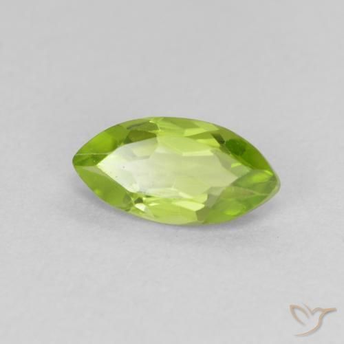 Peridoto Verde medio natural de 0.68 ct, Marquesa, VVS-VS
