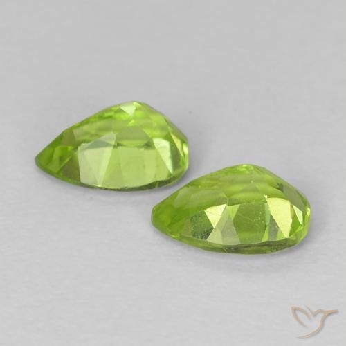 Gemas de Peridoto Verde medio natural de 0.97 ct, En forma de pera, VS