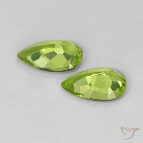 Gemas de Peridoto Verde medio natural de 0.74 ct, En forma de pera, VS