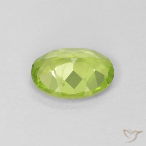 Peridoto Verde medio natural de 1.02 ct, Ovalada, VS
