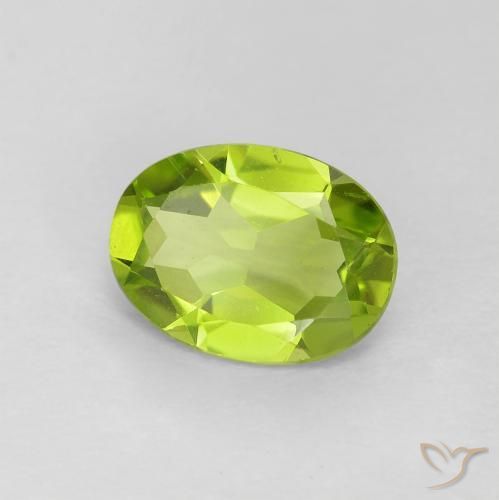 Peridoto Verde medio natural de 1.05 ct, Ovalada, VVS-VS