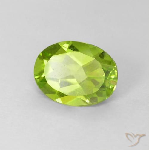 Peridoto Verde medio natural de 1.10 ct, Ovalada, VVS-VS