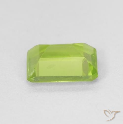 Peridoto Verde amarillento natural de 0.98 ct, Corte Octágono / Esmeralda, VS