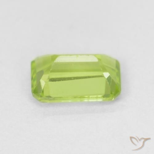 Peridoto Verde vivo natural de 0.60 ct, Corte Octágono / Esmeralda, VVS