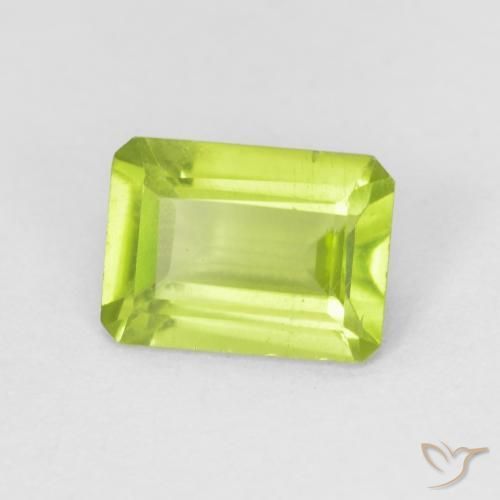 Peridoto Verde claro natural de 0.88 ct, Corte Octágono / Esmeralda, VVS