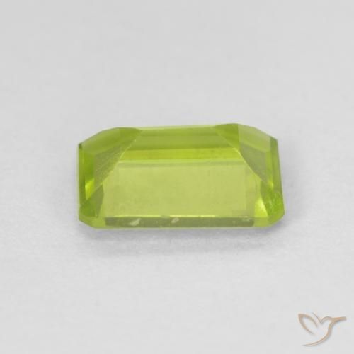 Peridoto Verde claro natural de 0.88 ct, Corte Octágono / Esmeralda, VVS