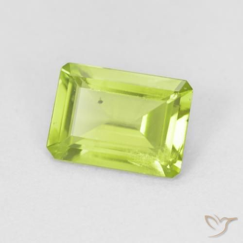 Peridoto Verde claro natural de 0.79 ct, Corte Octágono / Esmeralda, VS