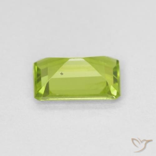 Peridoto Verde claro natural de 0.79 ct, Corte Octágono / Esmeralda, VS