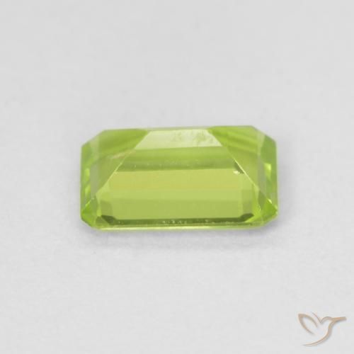 Peridoto Verde claro natural de 0.56 ct, Corte Octágono / Esmeralda, VS