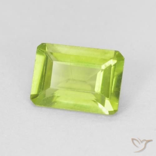 Peridoto Verde claro natural de 0.97 ct, Corte Octágono / Esmeralda, VS