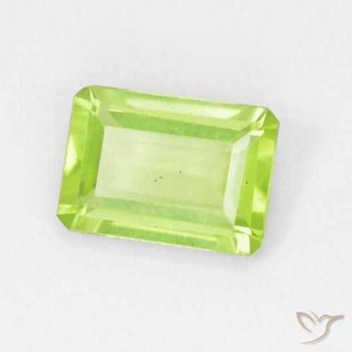Peridoto Verde medio natural de 0.96 ct, Corte Octágono / Esmeralda, VVS
