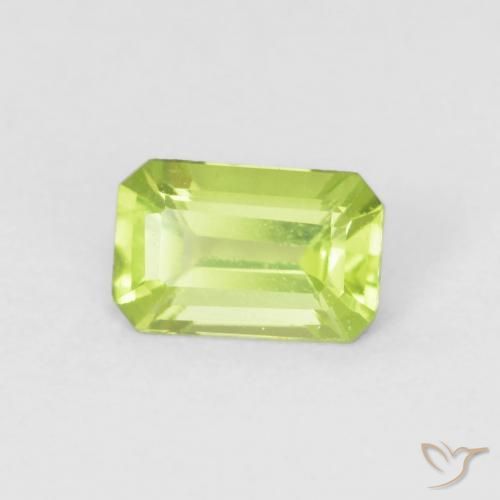 Peridoto Verde claro natural de 0.51 ct, Corte Octágono / Esmeralda, VVS