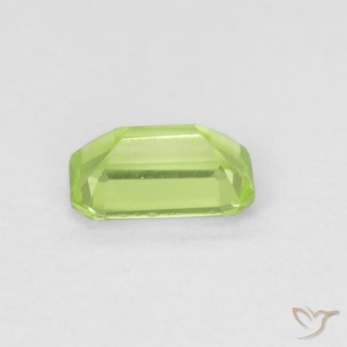 Peridoto Verde claro natural de 0.51 ct, Corte Octágono / Esmeralda, VVS