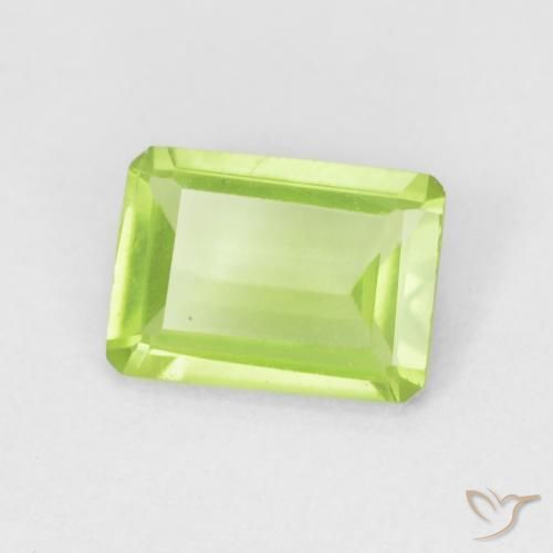 Peridoto Verde medio natural de 0.85 ct, Corte Octágono / Esmeralda, VVS