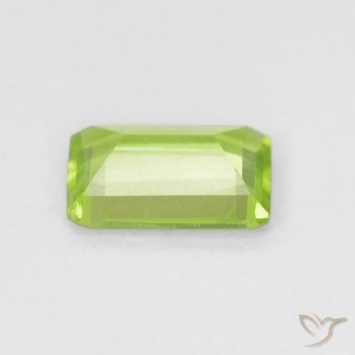 Peridoto Verde medio natural de 0.85 ct, Corte Octágono / Esmeralda, VVS