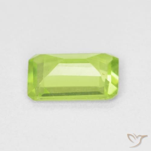 Peridoto Verde claro natural de 0.67 ct, Corte Octágono / Esmeralda, VVS