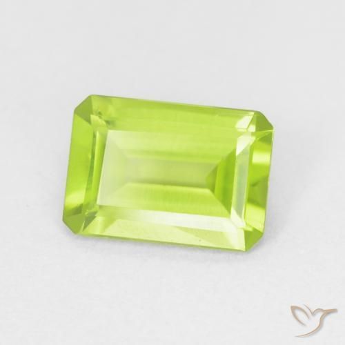 Peridoto Verde claro natural de 0.88 ct, Corte Octágono / Esmeralda, VVS