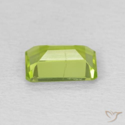 Peridoto Verde claro natural de 0.98 ct, Corte Octágono / Esmeralda, SI