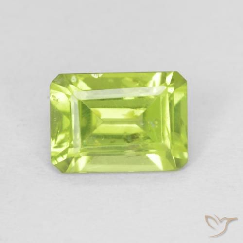 1.01ct Natural Verde medio Peridoto, corte esmeralda, VS
