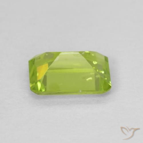 Peridoto Verde medio natural de 1.01 ct, Corte Octágono / Esmeralda, VS