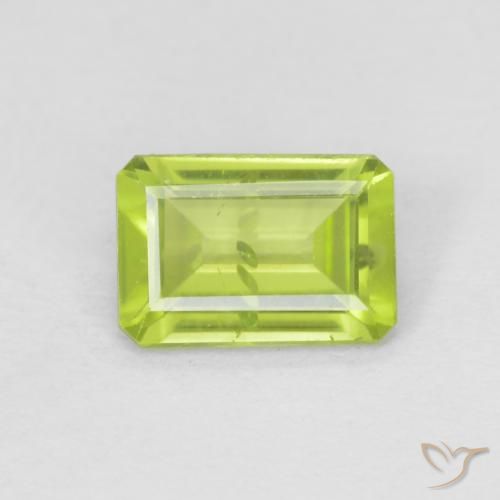 0.86ct Natural Verde medio Peridoto, corte esmeralda, VS