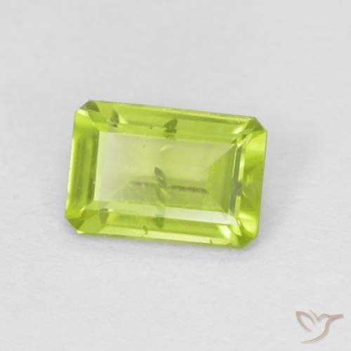 Peridoto Verde medio natural de 0.86 ct, Corte Octágono / Esmeralda, VS