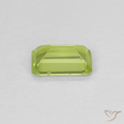 Peridoto Verde amarillento intenso natural de 0.56 ct, Corte Octágono / Esmeralda, VVS-VS