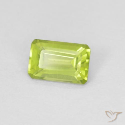 Peridoto Verde medio natural de 0.61 ct, Corte Octágono / Esmeralda, VVS-VS