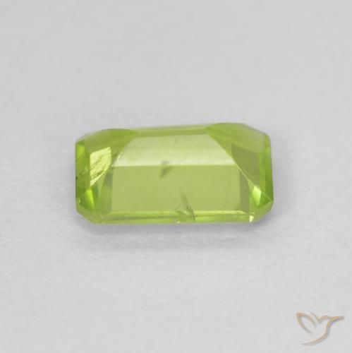 Peridoto Verde amarillento natural de 0.97 ct, Corte Octágono / Esmeralda, VS