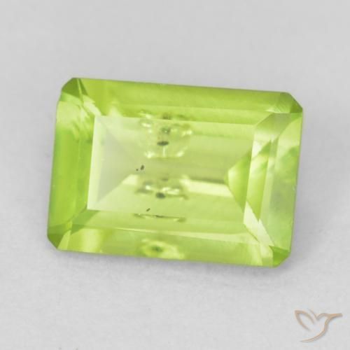 Peridoto Verde amarillento natural de 0.95 ct, Corte Octágono / Esmeralda, VS-SI