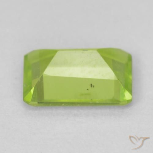Peridoto Verde amarillento natural de 0.95 ct, Corte Octágono / Esmeralda, VS-SI