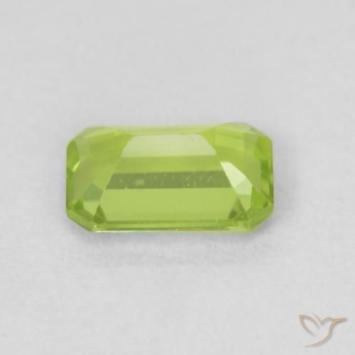Peridoto Verde amarillento intenso natural de 0.53 ct, Corte Octágono / Esmeralda, VVS