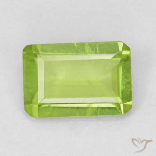 0.76ct Natural Verde medio Peridoto, corte esmeralda, VS