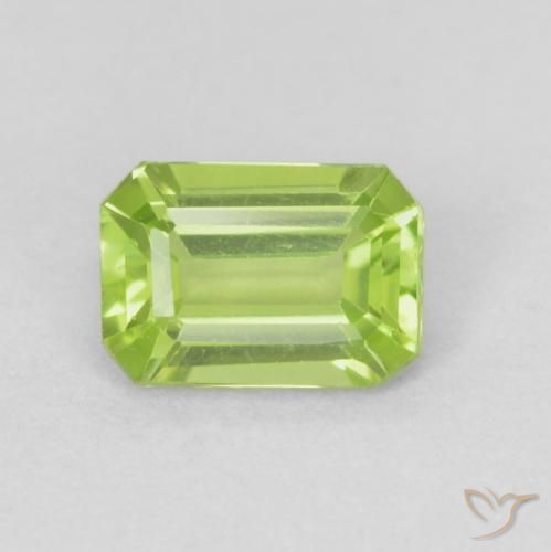 0.59ct Natural Verde medio Peridoto, corte esmeralda, VVS