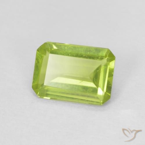 Peridoto Verde amarillento natural de 0.76 ct, Corte Octágono / Esmeralda, VVS-VS