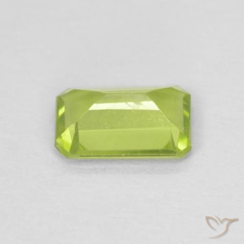 Peridoto Verde amarillento natural de 0.76 ct, Corte Octágono / Esmeralda, VVS-VS