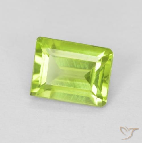 Peridoto Verde claro natural de 0.98 ct, Corte Octágono / Esmeralda, VVS-VS
