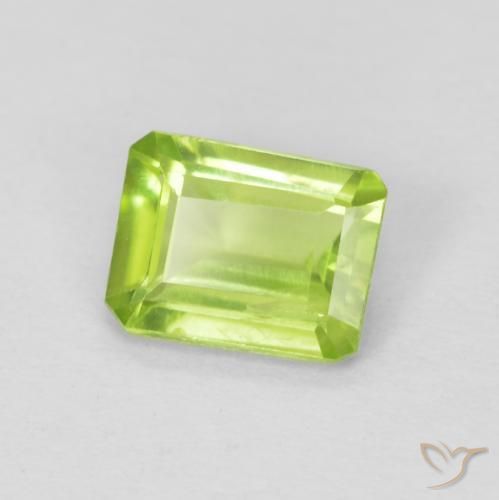 Peridoto Verde claro natural de 0.76 ct, Corte Octágono / Esmeralda, VVS-VS