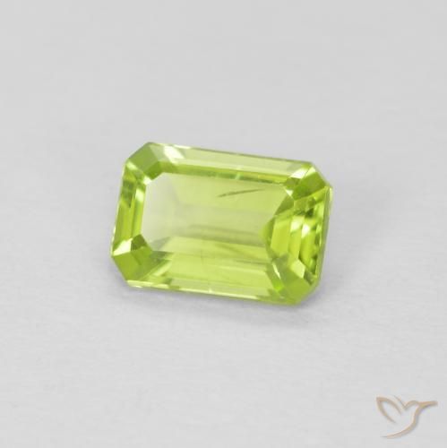 Peridoto Verde claro natural de 0.54 ct, Corte Octágono / Esmeralda, VVS-VS