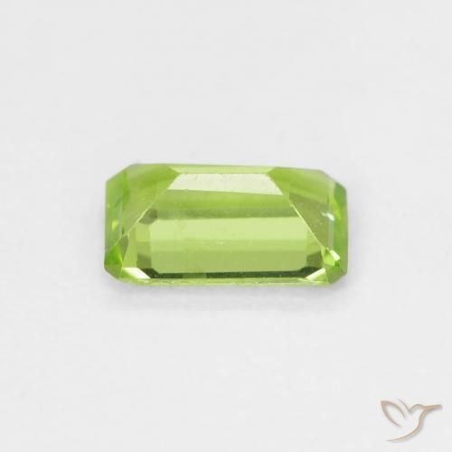 Peridoto Verde amarillento natural de 0.54 ct, Corte Octágono / Esmeralda, VS