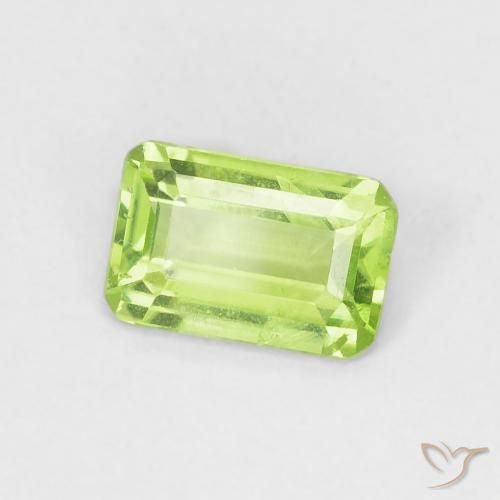 Peridoto Verde vivo natural de 0.54 ct, Corte Octágono / Esmeralda, VS