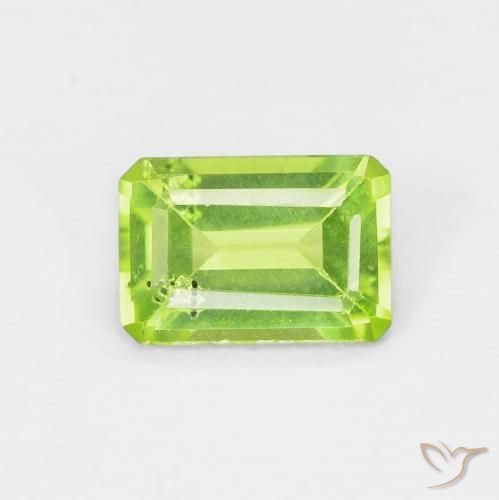 0.57ct Natural Verde amarillento Peridoto, corte esmeralda, VS