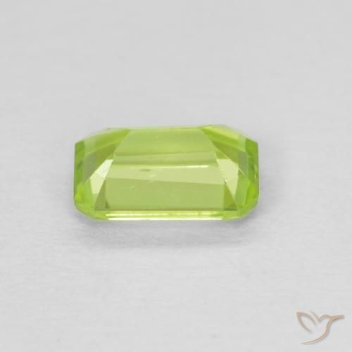 Peridoto Verde claro natural de 0.55 ct, Corte Octágono / Esmeralda, VS
