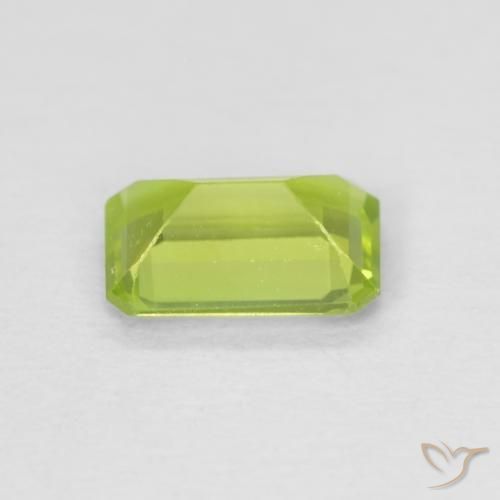 Peridoto Verde claro natural de 0.58 ct, Corte Octágono / Esmeralda, VS