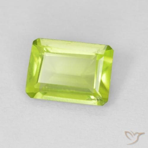 Peridoto Verde claro natural de 0.93 ct, Corte Octágono / Esmeralda, VS