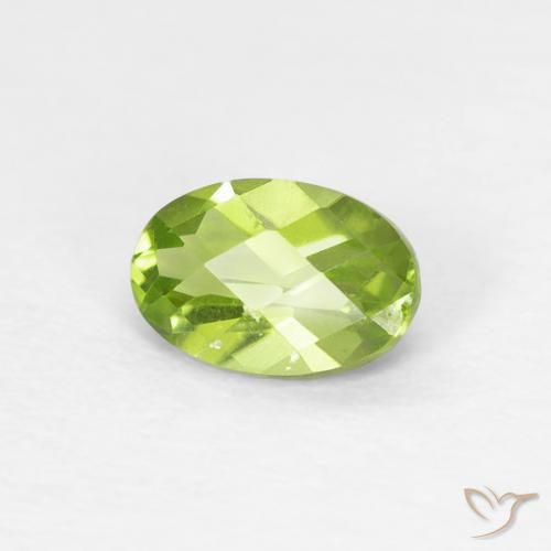 Peridoto Verde claro natural de 0.57 ct, Ovalada, VS